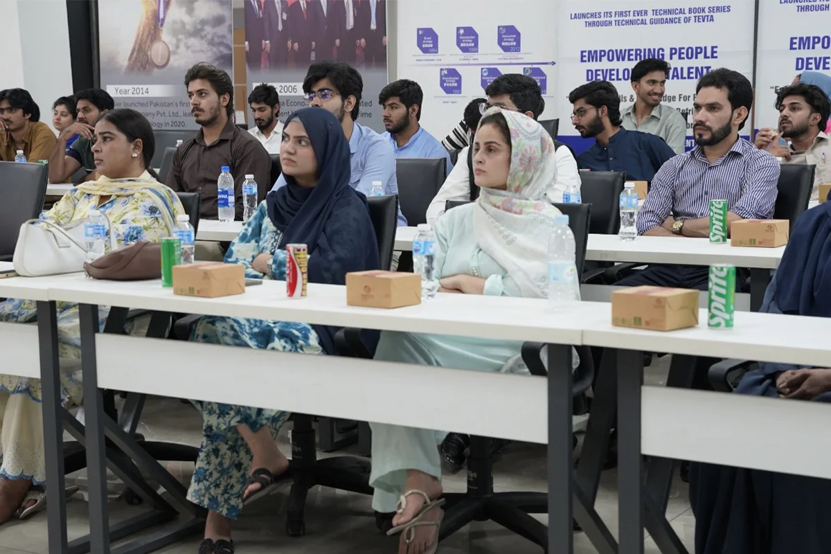 ' Industry Visit to Haier Pakistan (8)