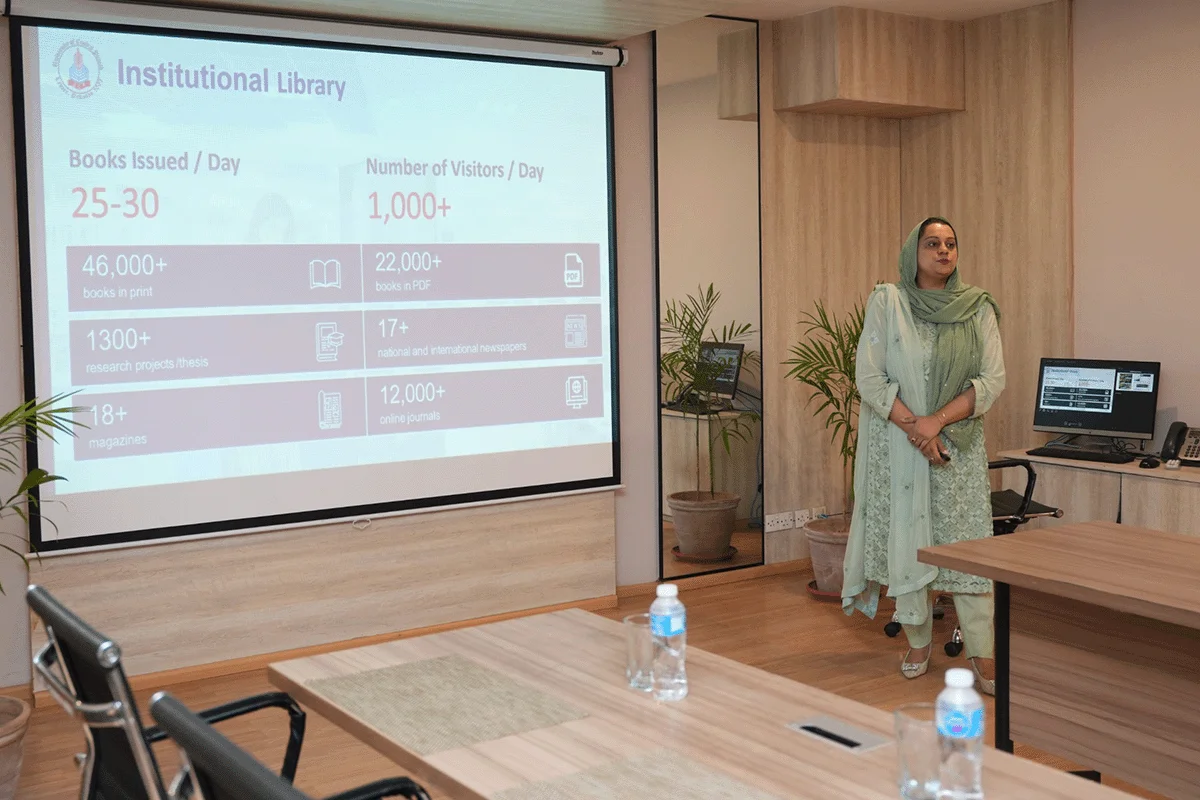Punjab Higher Education Commission (PHEC) Monitoring & Evaluation Team Visited UCP (9)