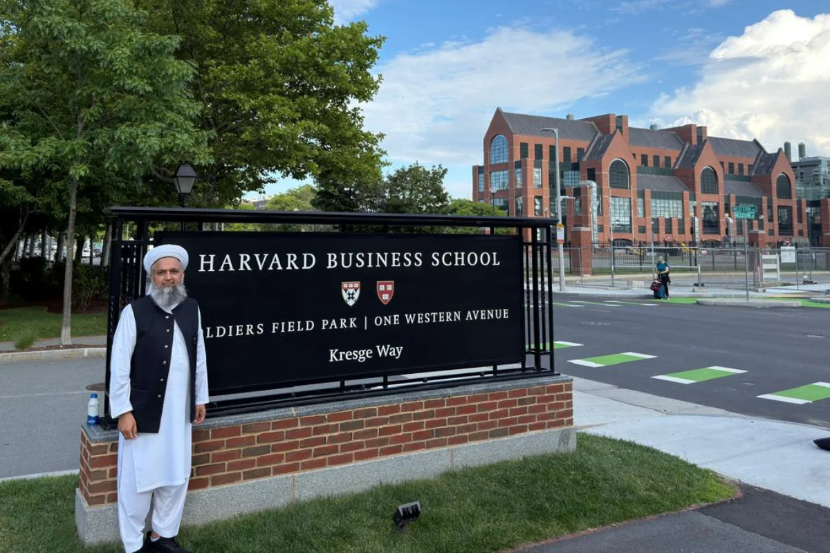 's Harvard Business School Training (2)