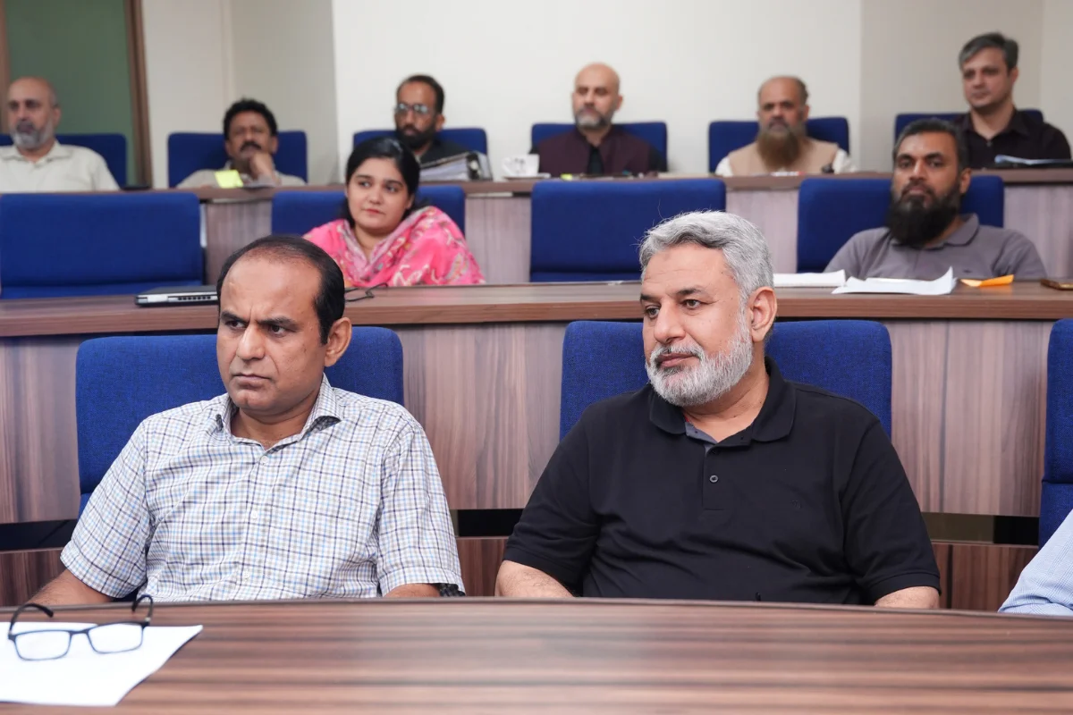 Fundamentals of Management (2)