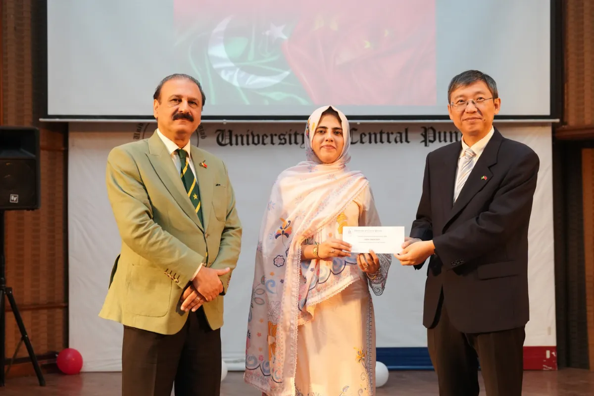 Consul General Scholarship Cheques Distribution Ceremony (10)
