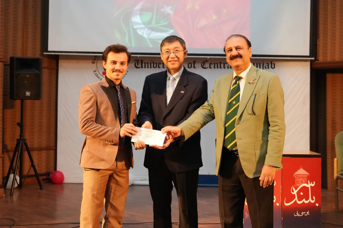 Consul General Scholarship Cheques Distribution Ceremony (24)