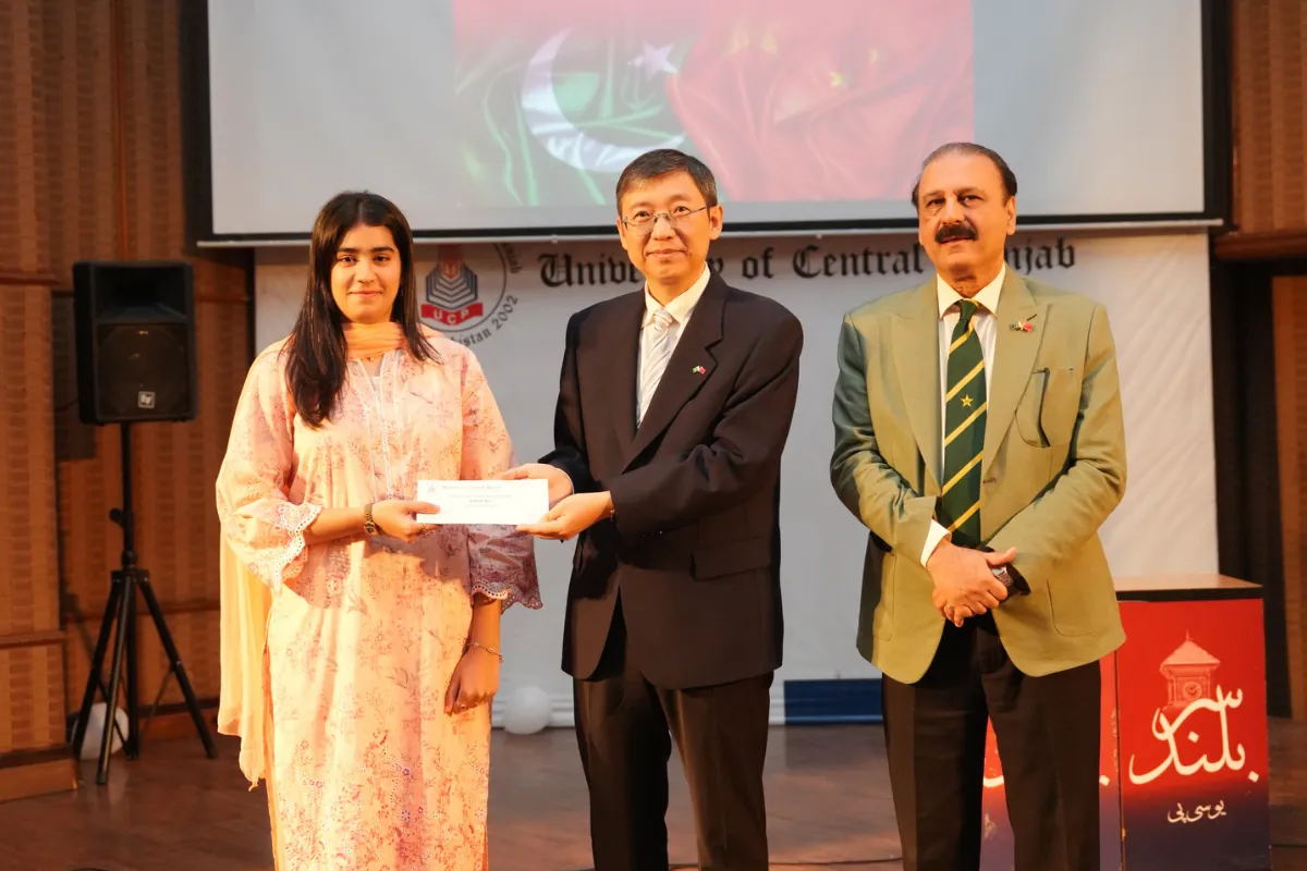 Consul General Scholarship Cheques Distribution Ceremony (29)