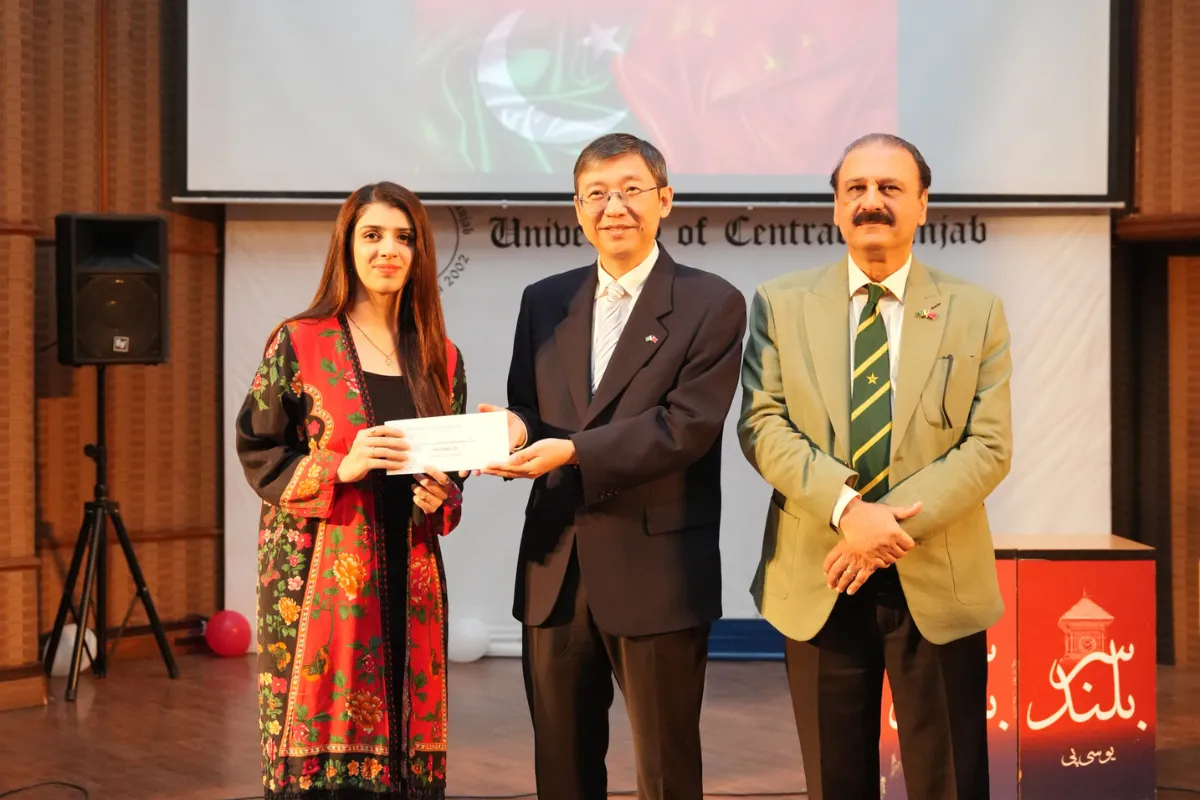 Consul General Scholarship Cheques Distribution Ceremony (31)