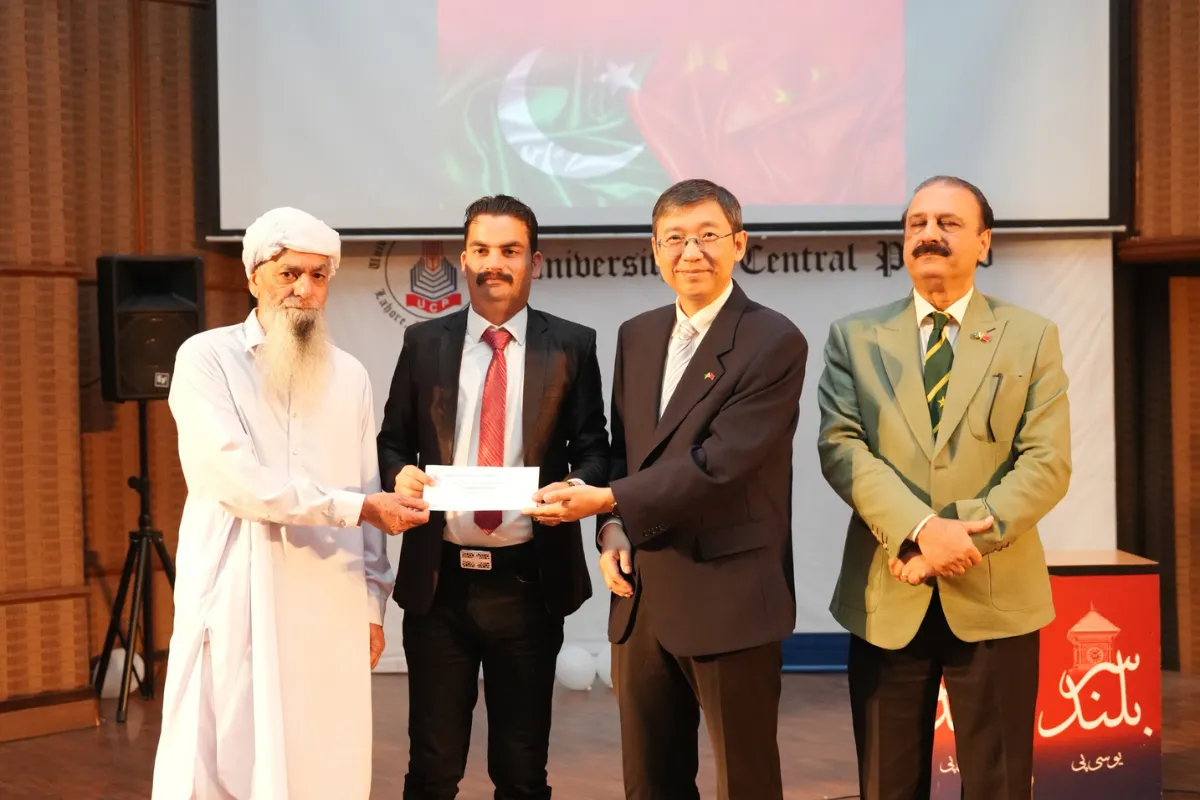 Consul General Scholarship Cheques Distribution Ceremony (37)