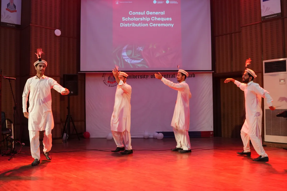 Consul General Scholarship Cheques Distribution Ceremony (42)