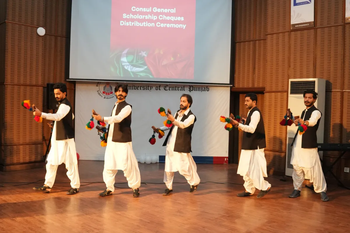 Consul General Scholarship Cheques Distribution Ceremony (43)