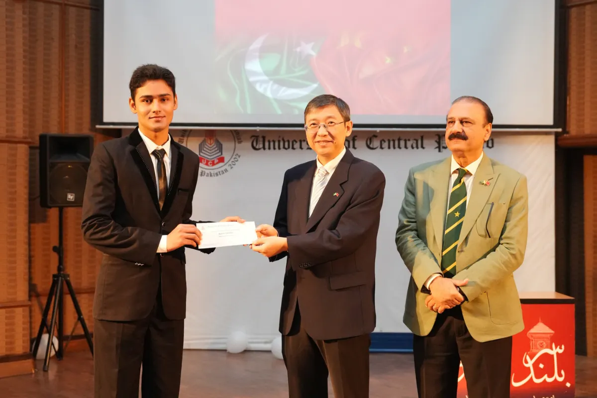 Consul General Scholarship Cheques Distribution Ceremony (7)
