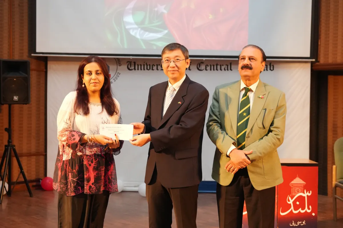 Consul General Scholarship Cheques Distribution Ceremony (8)