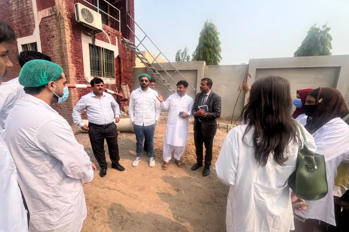 's Visit to MEDPHARMA Research Lab and AMZ Agro Division, Lahore (6)