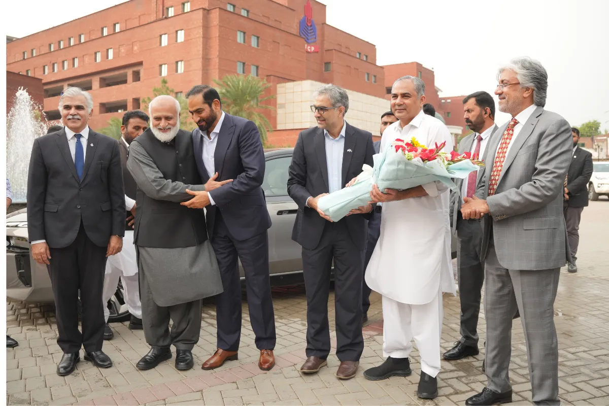 HEC-Intervarsity Sports Championship Trophy Comes Home 2025-2026 (3)